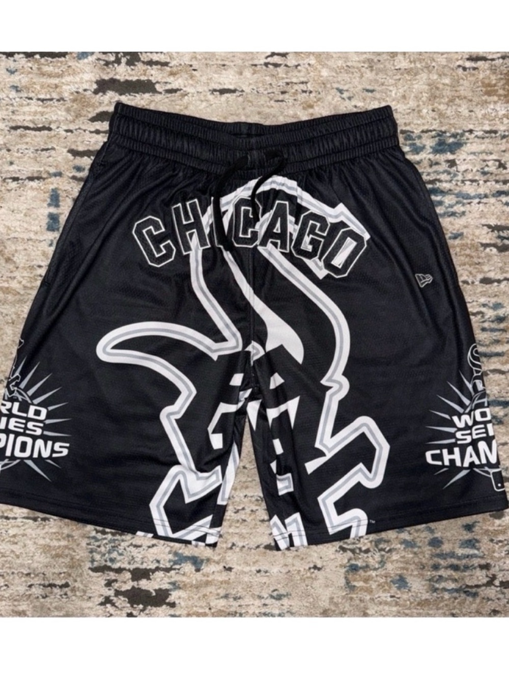 New Era Chicago Graphic Black Men's Athletic Shorts - Picture 10 of 10